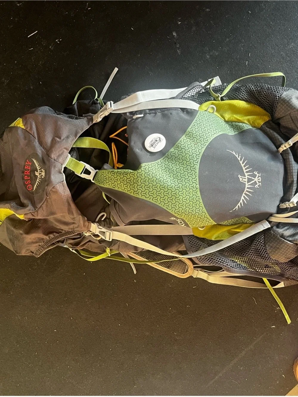 OSPREY Gray and Lime Green Large  Men's Hiking Backpack 46L